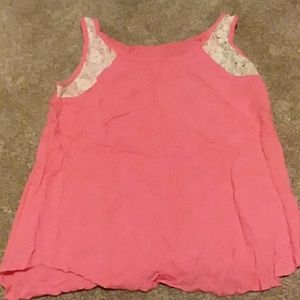 Woman's sleeveless shirt